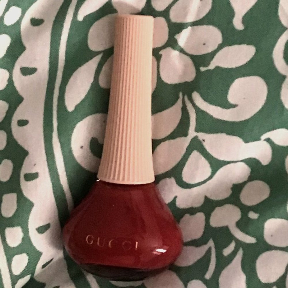 Gucci Nail Color #25 Goldie Red